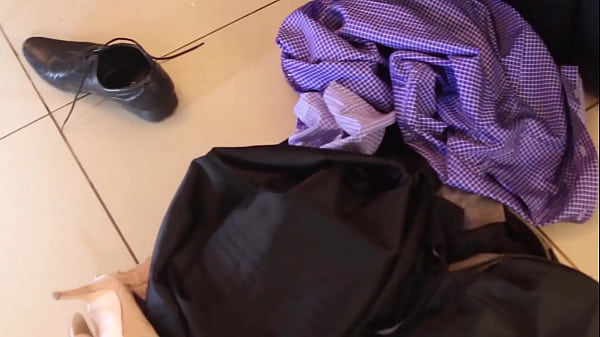 P&eacute;n&eacute;tration Inattendue ! Un Beau-fils A Bais&eacute; Sa Belle-m&egrave;re Dans La Cuisine thumbnail