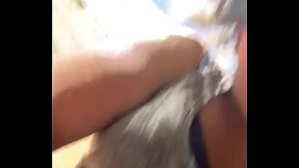 Play MP4 - Squirt outside