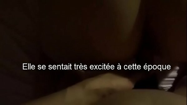 Horny couple de université parfait avoir_des relations sexuelles_devant un miroirsur unechaise