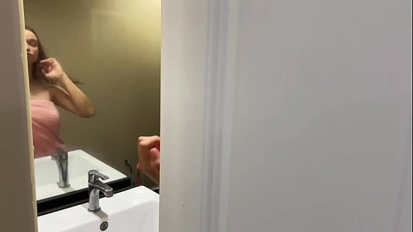 Play MP4 - Stepbrother Looked on Stepsister in the Shower Until She Let Him Fuck Her