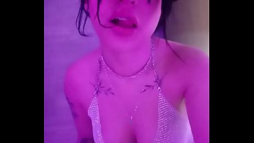 Nonton Pamela Miller Mojadita Con Su Concha Grande thumbnail