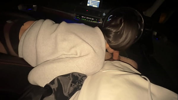 Play MP4 - student gives amazing blowjob in car in parking lot