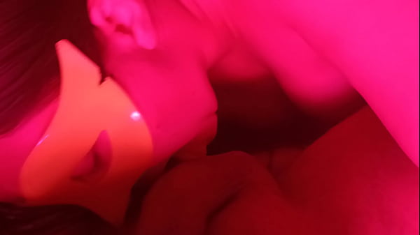 Me quede sin money y la due&ntilde;a del bar me invito a su habitaci&oacute;n especial me chupo la verga hasta tragarse mi leche semen por dinero 1 