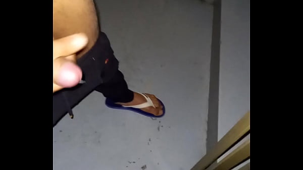 Ejaculation dans l'_escalier