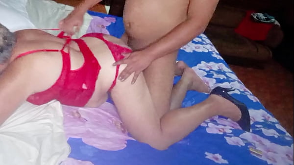 Myboss invites meto her_country_house for a weekend