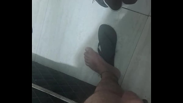 Kleber gozando acordei com um tes&atilde;o querendo uma buceta mais t&aacute; dif&iacute;cil arrumar uma pra comer 