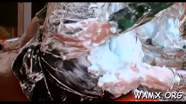 Needy amateurs inthe midst of the night_making out