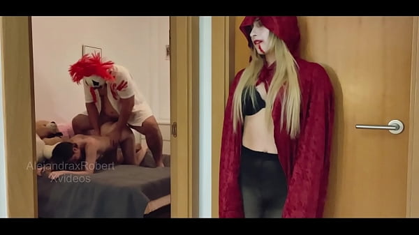 Chica Cachonda Follando Con Un Gordo En Halloween thumbnail