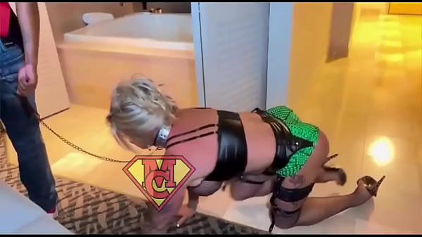 I just love having sexy women on a leash and fitmusclemama got the fucking she deserved for being a good girl 