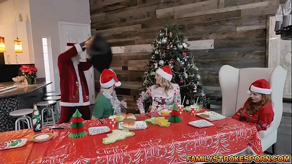 Summer Hart and Charlotte Sins getsdown for some cheerfulboning