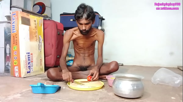 Play MP4 - Rajeshplayboy993 cutting vegetables for cooking aalu curry