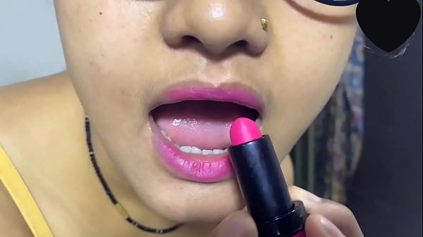 Latina culona se alista parasalir pero su novio no_la deja