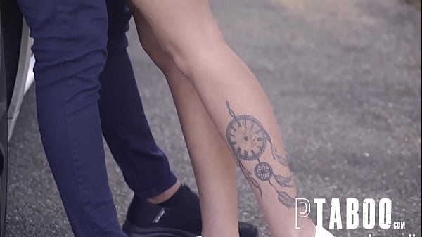 Play MP4 - Sports Car Lorenzo Viota&comma; Niki Harris