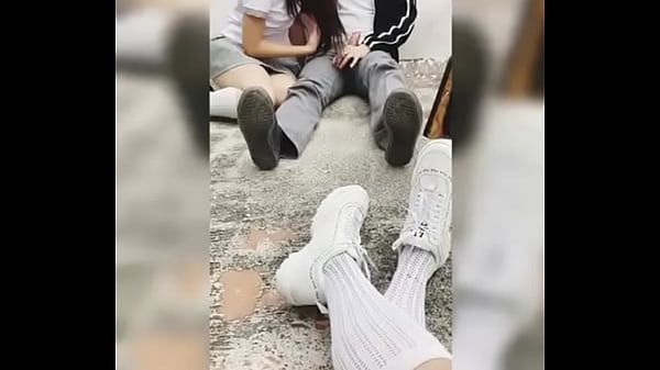 Play MP4 - Mejores AMIGAS Estudiantes Putitas de la ESCUELA T&eacute;cnica se Graban Chup&aacute;ndole la VERGA a un Wey y Cogiendo en la Escuela&excl; Colegiala Mexicana Amateur Follando en P&uacute;blico&comma; Alumnos Precoces&excl; Parte 2