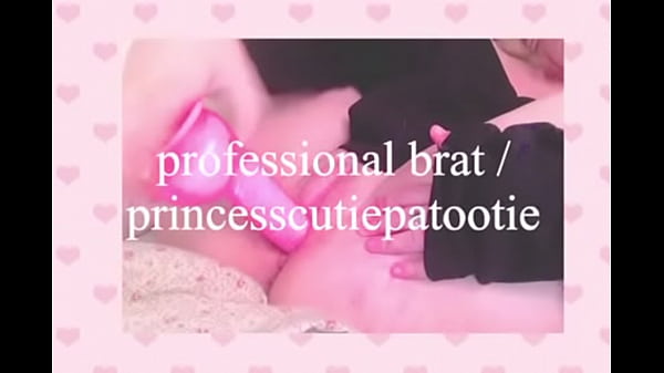 teen webcam model_princesscutiepatootie plays withdildo and rubs_her pretty pink_pussy then gets_shy