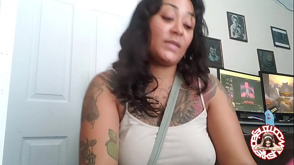 Play MP4 - SexToyPromoter Dildo unbox