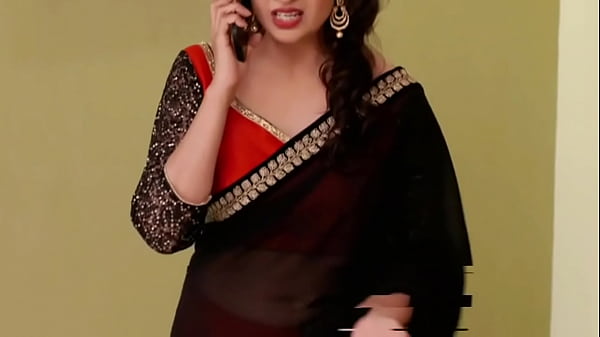 Divyanka Tripathi hot Deep Navel in low_hip saree