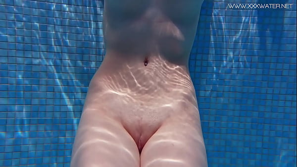 Brunette big tits babe swims nude and hot 