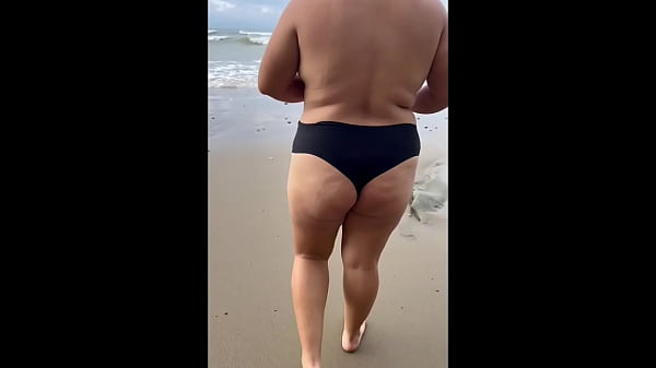 Surprising I_record asexy Colombian_girl on_the beach and weended up fucking very hard on the beach