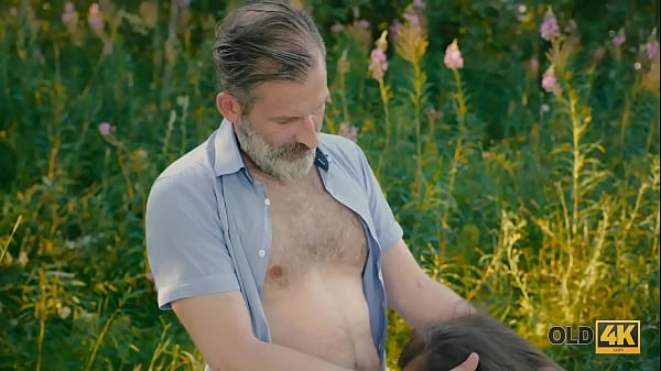 OLD4K. Summer weather motivates girl to have outdoor sexwith old man