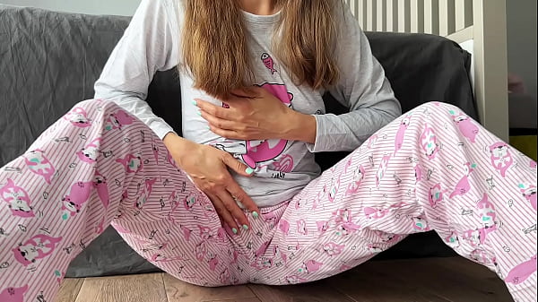 Play MP4 - stepsister small boobs in pajama fuck finger pussy and squirting cum close up