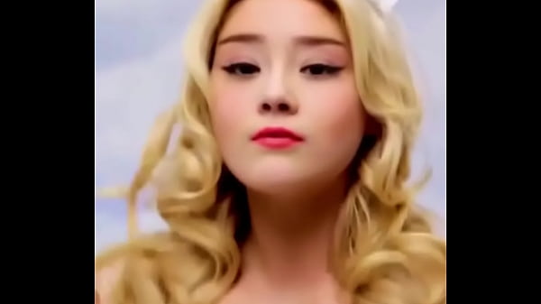 Moaw moaw ly sexy hết nấc trong từng lớp &aacute;o biểu cảm của diễn vi&ecirc;n chuy&ecirc;n nghiệ rực lửa trong từng động t&aacute;c 