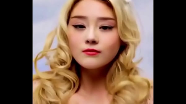 Moaw moaw ly sexy hết nấc trong từng lớp &aacute;o biểu cảm của diễn vi&ecirc;n chuy&ecirc;n nghiệ rực lửa trong từng động t&aacute;c 