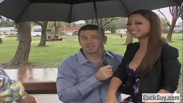 Play MP4 - Loser husband watching her wife go black