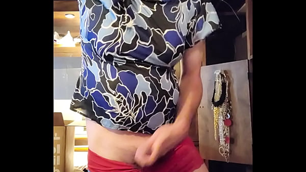 Play MP4 - Sissy Masturbating