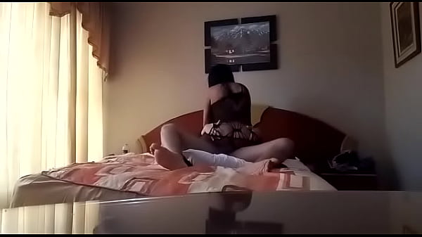 amiga madura se monta en mi pene y ma&ntilde;ana es la cita con su novio 