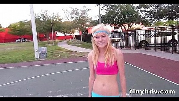 Nonton Very Petite Teen Fucked Hard Chloe Foster 7 91 thumbnail