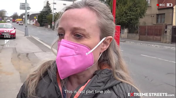 Play MP4 - EXTREME STREETS - Vaginal Prolapse