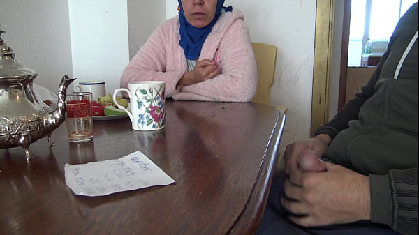 Play MP4 - stepson shows his big dick to algerian stepmom during breakfast