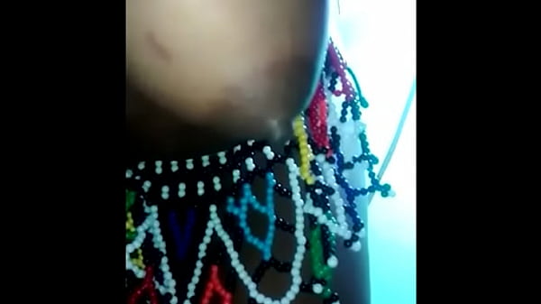 Compilation avec une jupe en perles partie