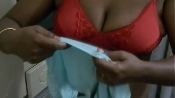 Mallu aunty aparna wearigunderwear MOV