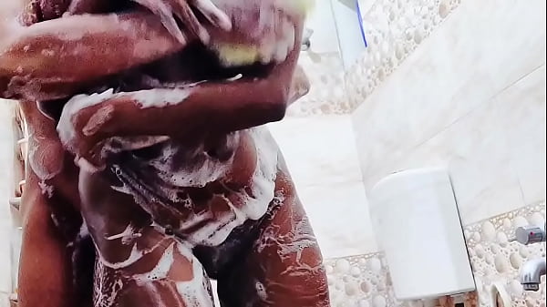 Play MP4 - सौतेली बहन को शावर मै जाम के योनि की chudai की