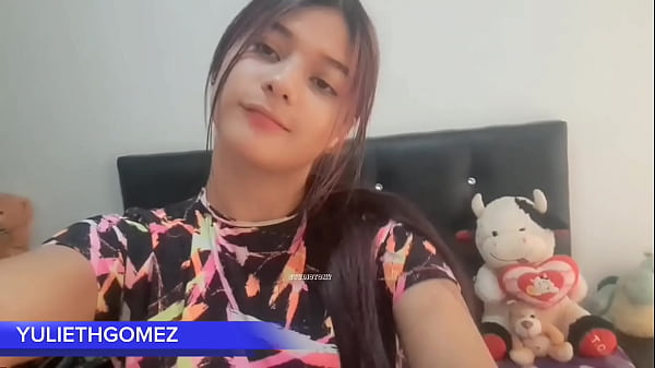 COLOMBIANA SE MASTURBA SU COÑO