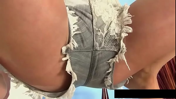 Nonton Kinky Redhead Pissing In Her Crotchless Panties thumbnail