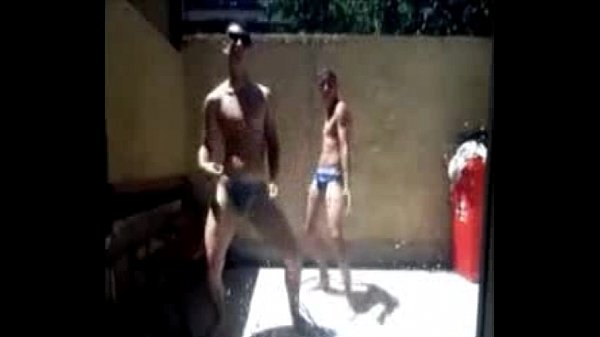 Play MP4 - Bailando para la cmara