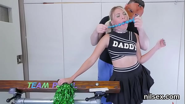 Silly fuckslut gets her fuckholes opened and intensely rode