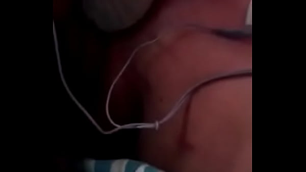 Play MP4 - Hot sexy milf stretching that pussy