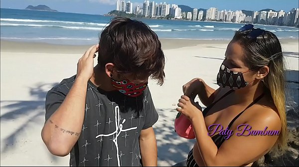 Paty Bumbum Achou Um Famoso Na Praia E N&atilde;o Resistiu !!! thumbnail