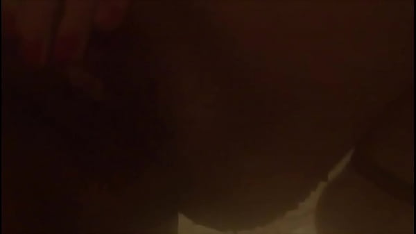 Amiga putinha tocando uma no banho