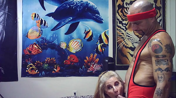 Intergender match & she sucks dick