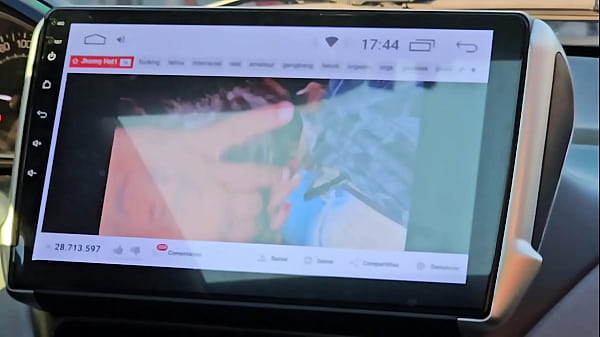 Dirigindo assistindo filme porno 