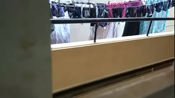 Play MP4 - Indian boy towel drop captured by neighbouring girls