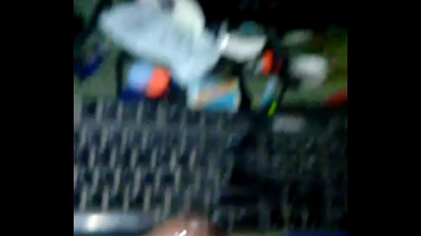 Nonton Quien Me Ayuda thumbnail