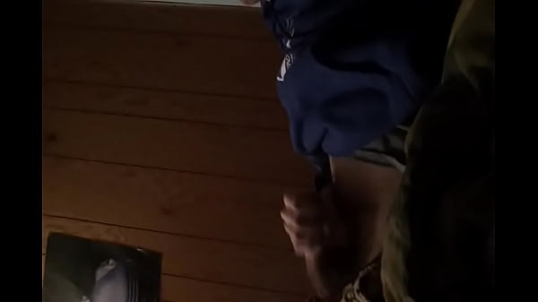 Play MP4 - me jacking off