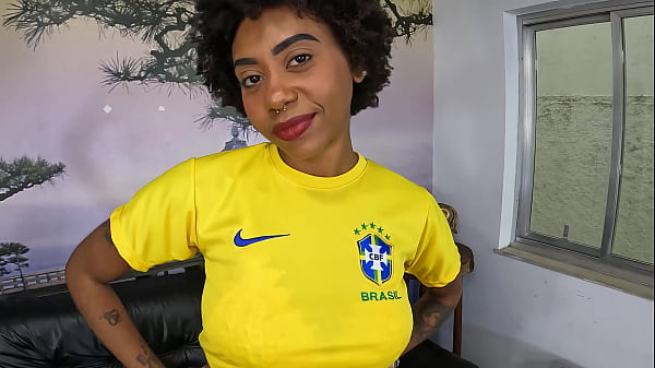 Play MP4 - Na sua segunda vez fazendo anal ela surpreende levando ferro - Ana Sasuga