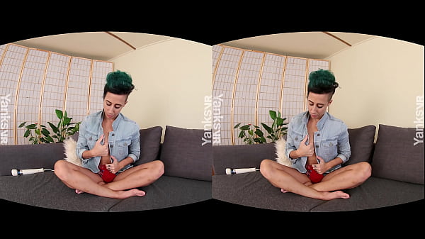 Tattooed amateur honey with green hair from yanks andre shakti vibrating her delicious muff in vr